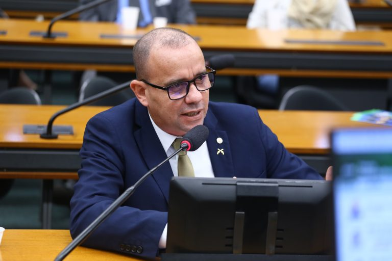 Deputado do RN vota contra MP que cria programa Gás do Povo