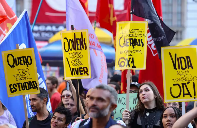 Proposta que acaba com jornada de trabalho 6×1 vai para a CCJ