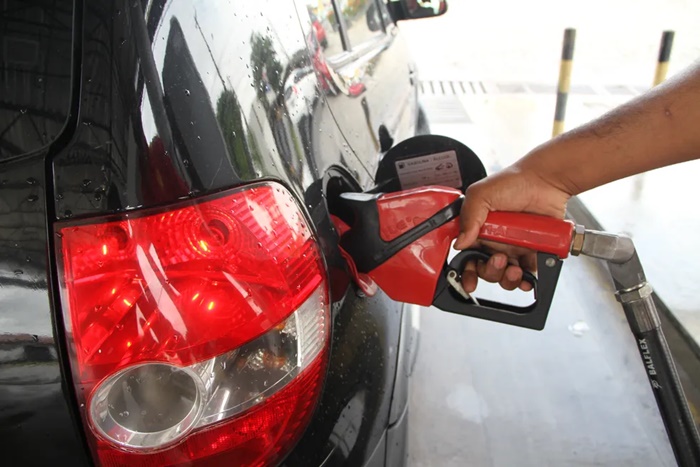 Preço da gasolina sobe e chega a quase R$ 7 em postos de Mossoró