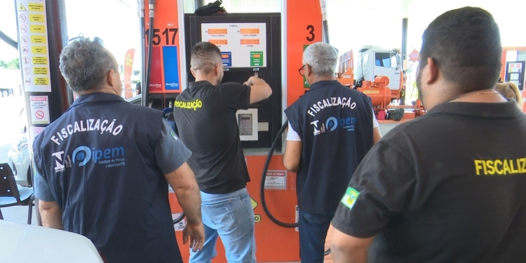 Operação fiscaliza postos de combustíveis em Mossoró