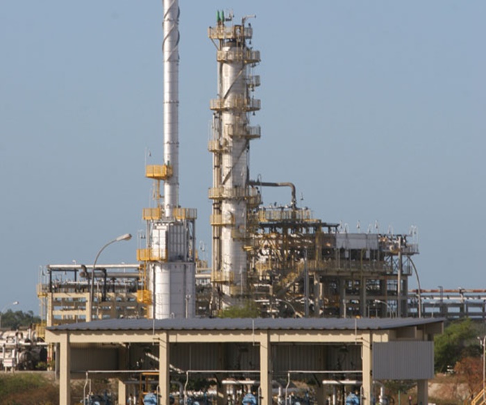 Gasolina na refinaria do RN fica R$ 1,36 mais cara que na Petrobras