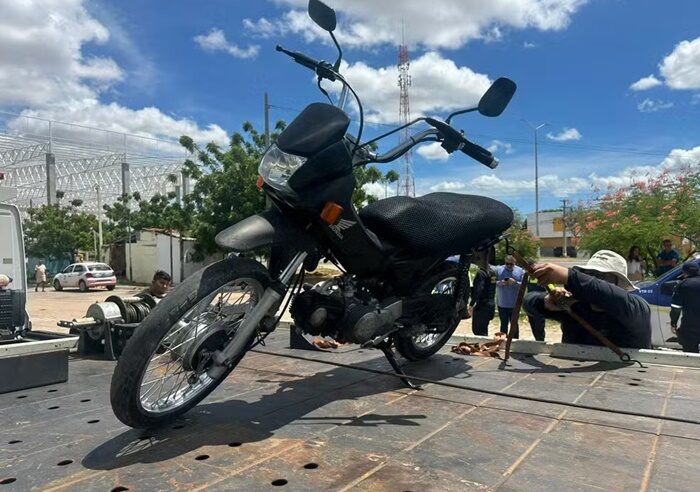 Moto com quase R$ 94 mil em multas é apreendida em Mossoró