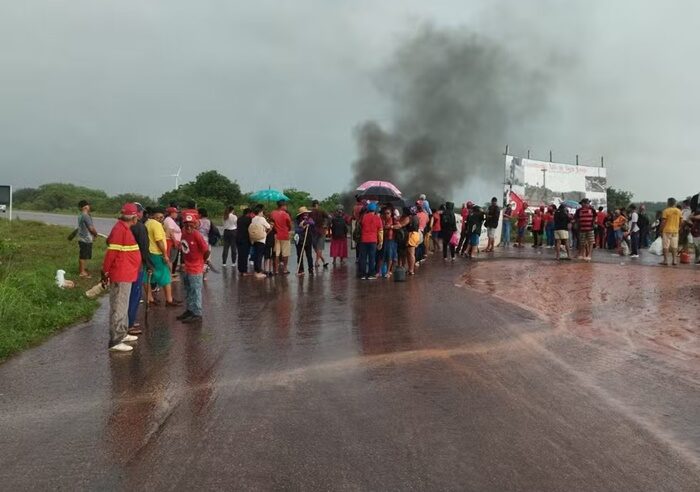 Manifestações causam bloqueios na BR-101 e na BR-405 no RN