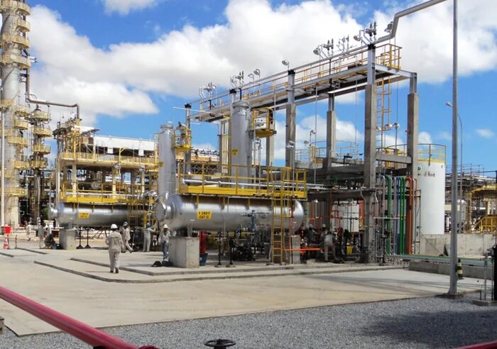 Refinaria do RN faz novo reajuste: gasolina sobe R$ 0,30 e diesel R$ 1