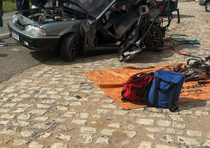 Colisão entre carreta e carro deixa dois feridos na BR-110 em Mossoró