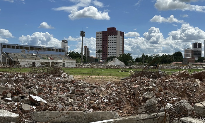 Demolição do estádio Nogueirão entra na reta final