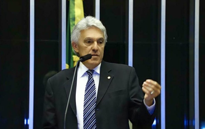 Deputado do RN retira assinatura de emenda sobre escala 6×1 após pressão