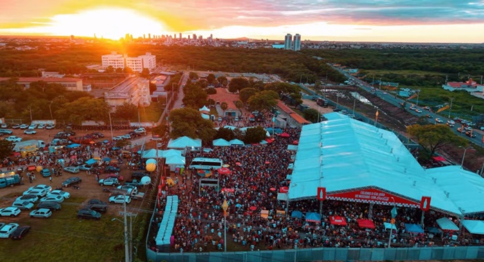 Arraiá do Povo reúne 21 mil pessoas no primeiro dia de shows em Mossoró