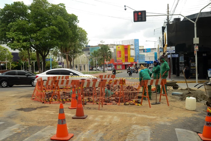 Lei dá prazo de 72h para Caern recuperar ruas após obras em Mossoró