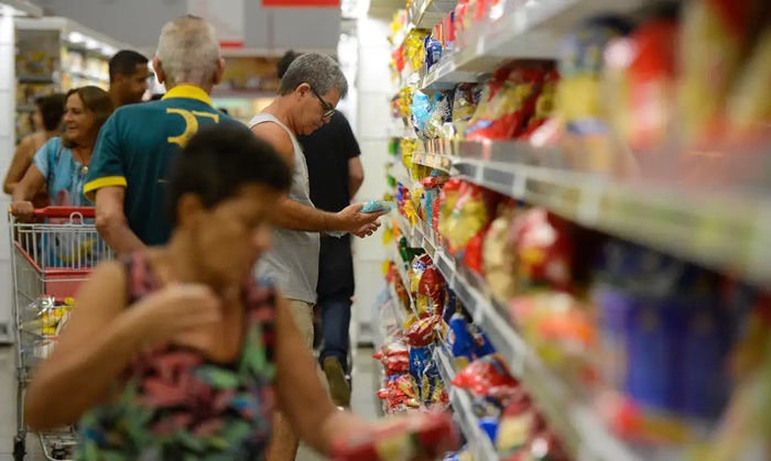 Supermercados de Mossoró funcionam até 16h neste domingo