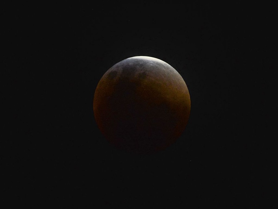 Eclipse lunar poderá ser visto na madrugada desta sexta-feira (28)