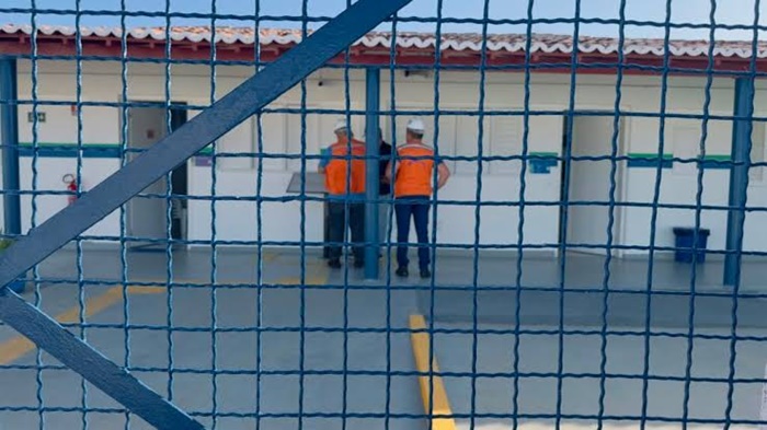 Prefeitura notifica empresa após teto de escola desabar em Mossoró