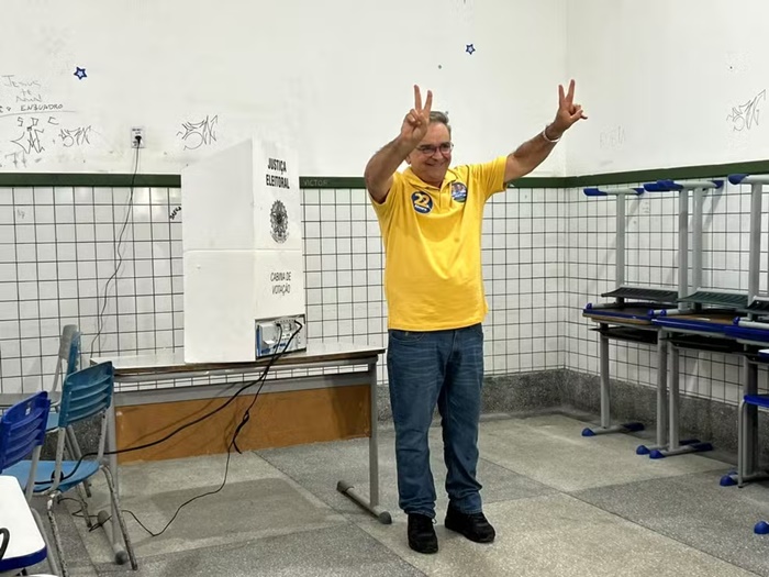 Álvaro Dias vota em Natal: ‘Vamos para o segundo turno’